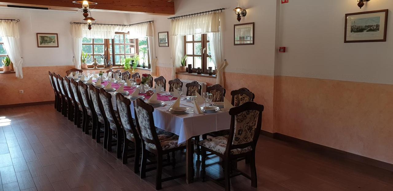 Kadarta Vendeglo Panzio Bed & Breakfast Veszprem Ngoại thất bức ảnh