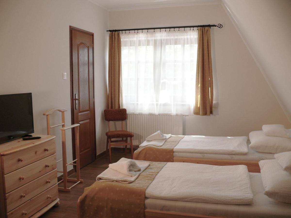 Kadarta Vendeglo Panzio Bed & Breakfast Veszprem Ngoại thất bức ảnh